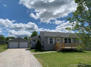 11 Molly Ln, Bangor, ME 04401