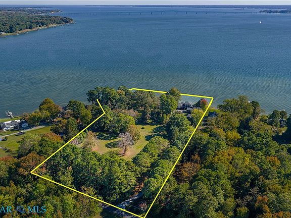 3rd image of 176 King Carter Ln