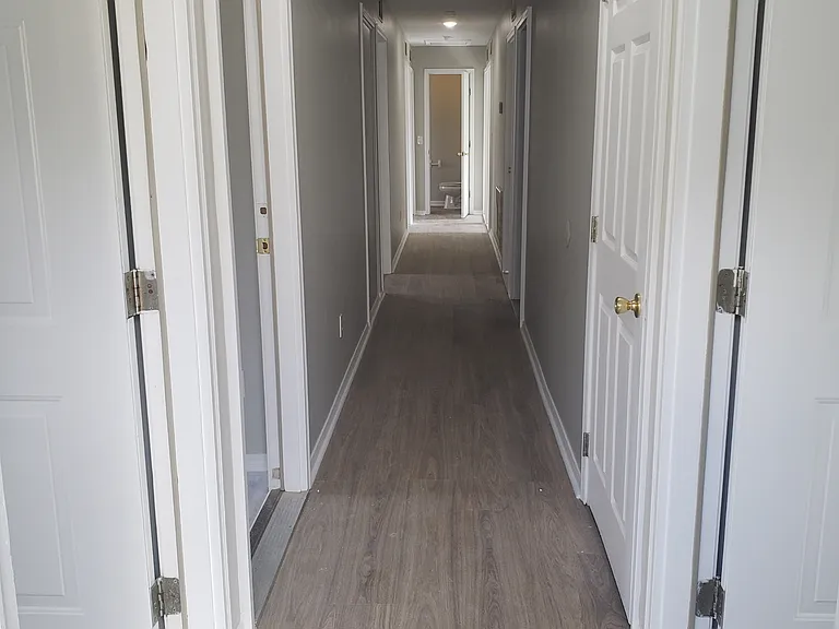 1325 Virginia Ave — Photo 2