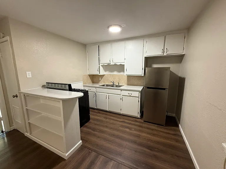 207 Wolf St #B — Photo 2