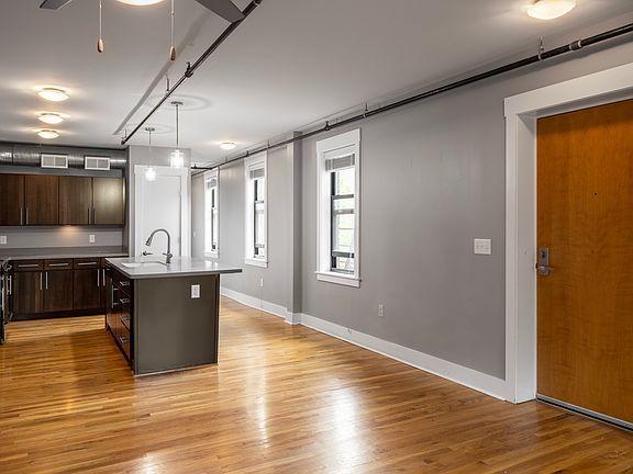 5th image of 1412 Republic St APT 301