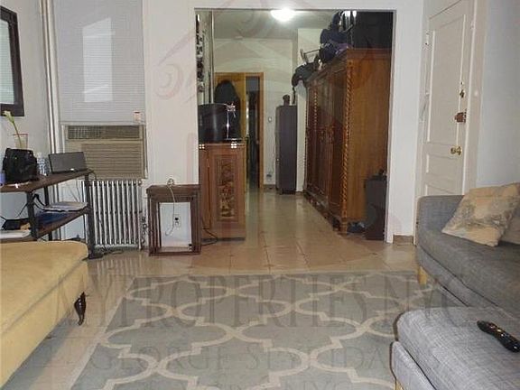 4th image of 3030 42nd St APT 1R