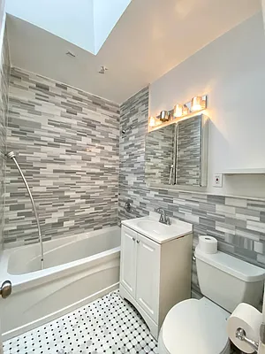 Rented by Waverly Realty Associates | media 20