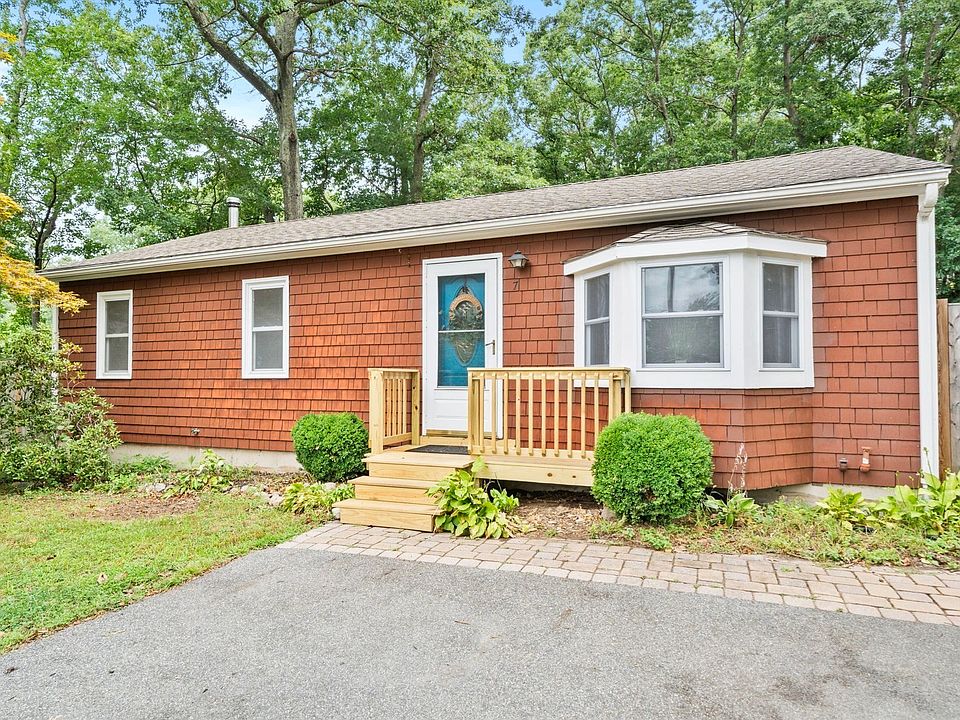 1st image of 7 Riverview Dr
