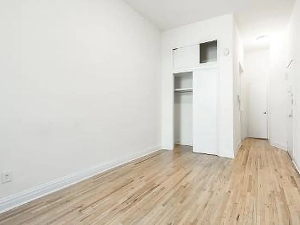 2nd image of 210 E 83rd St APT 1A