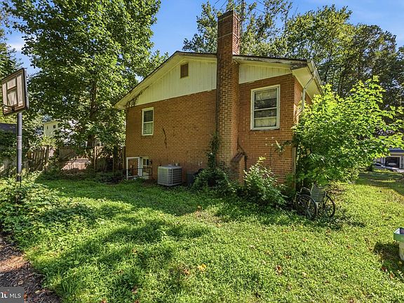 4th image of 1644 La Salle Ave