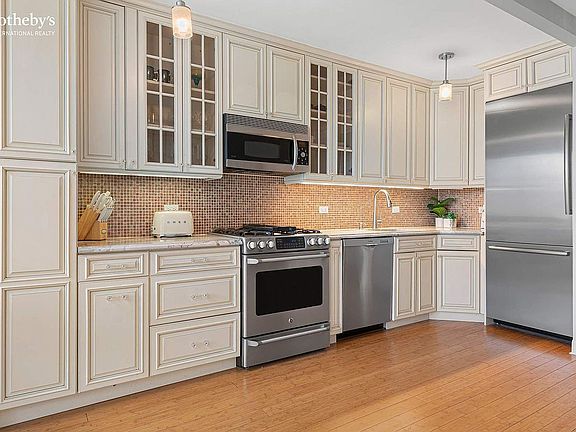 4th image of 300 E 62nd St APT 2103