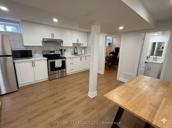5 Haida Sq, Brampton, ON