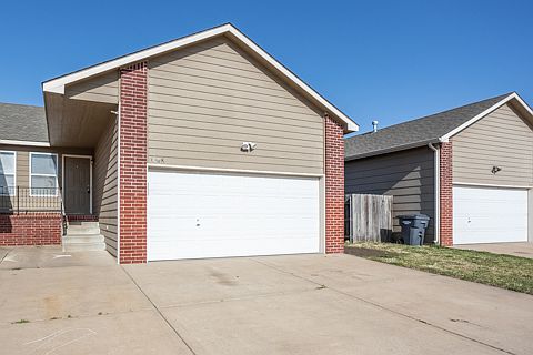 2nd image of 1008 E Karla Ct