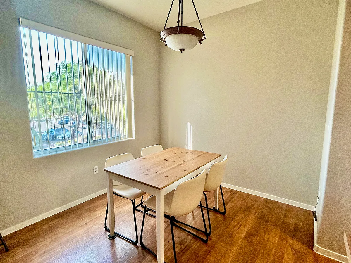 Building Photo - 808 Peachy Canyon Cir #201