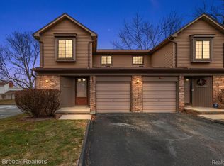 18674 W Thirteen Mile Rd, Franklin, MI 48025