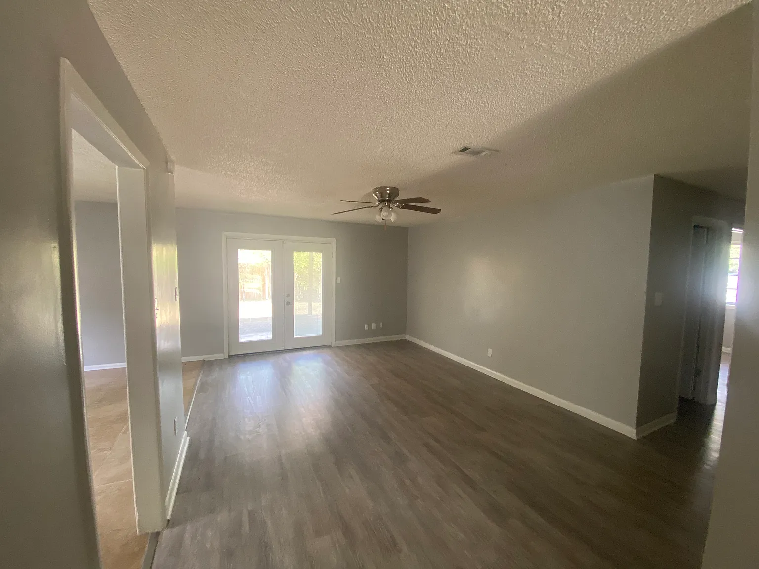 3 bed, 1375 sqft, $1,250 — Photo 4