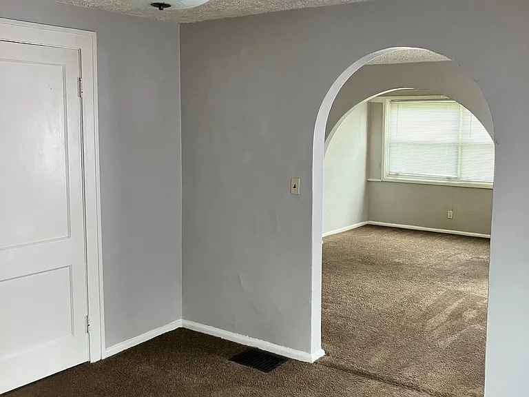 802 N Riley Ave — Photo 11