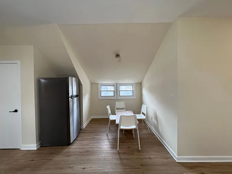 420 Whitney Ave — Photo 32