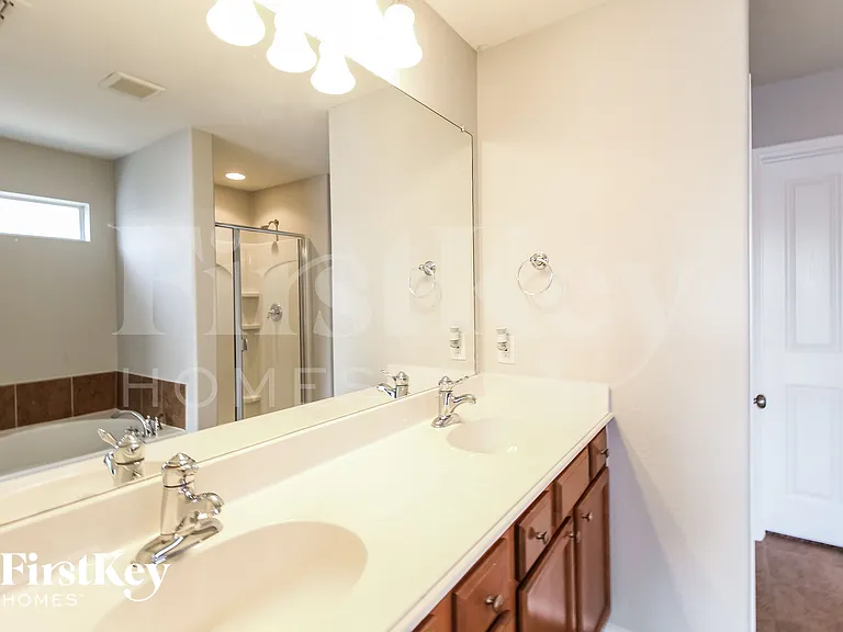 4500 Chris Dr — Photo 14