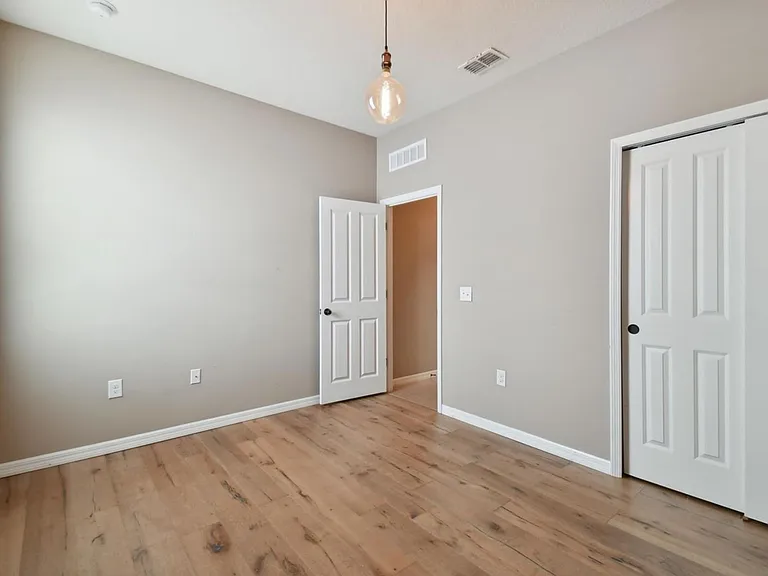10606 Laguna Plains Dr — Photo 16