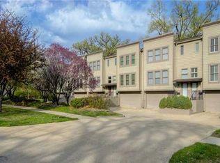 609 41st St, Des Moines, IA 50312