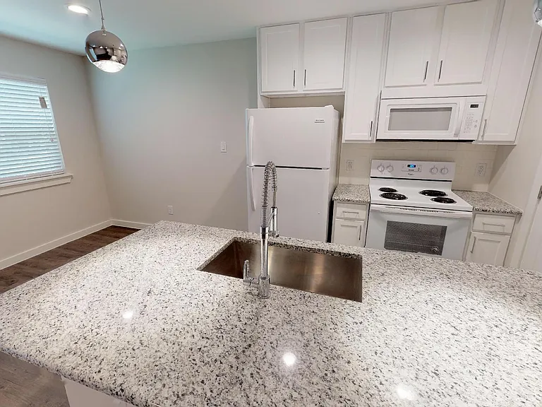 Mosswood Apartments — Photo 35