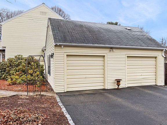 2nd image of 43 Wakefield St