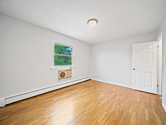 4th image of 1133 Revere Ave #3