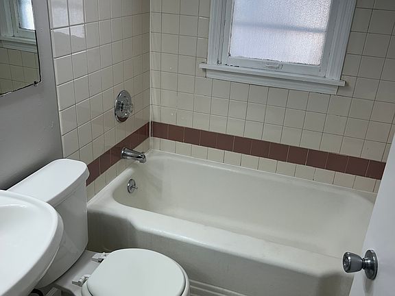3rd image of 1247 Darr Dr