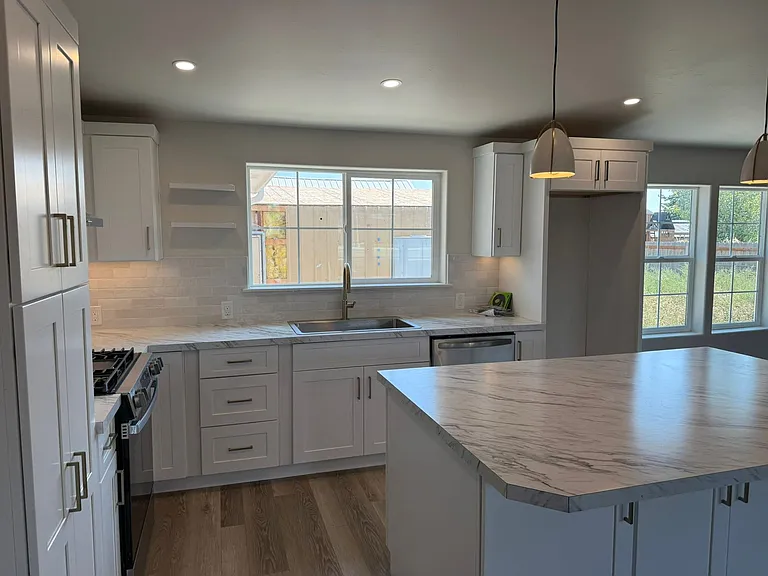 4619 S Montana Ave — Photo 10
