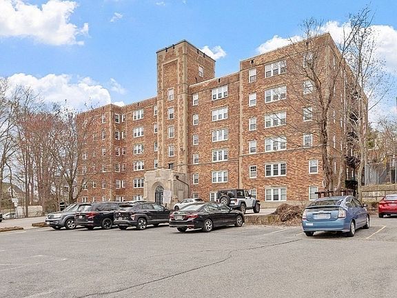 4th image of 195 Thomas Burgin Pkwy Unit 505