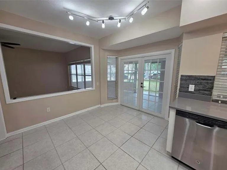 289 Hanging Moss Cir — Photo 3