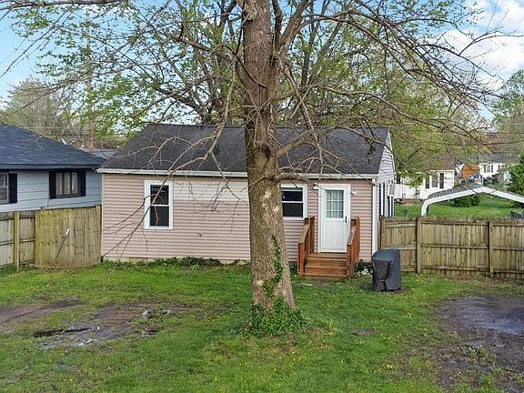 3rd image of 2727 Goodman St