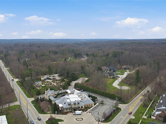3rd image of Lancaster Ct