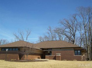 1700 Winged Foot Dr, Pekin, IL