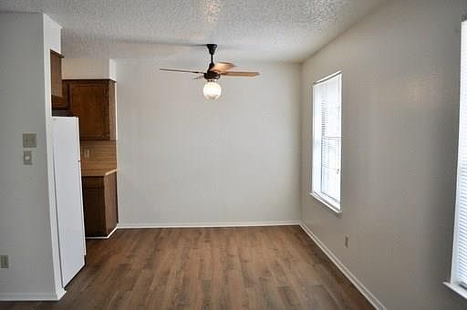 3rd image of 511 W Oak St APT 4