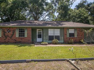 7104 Dewberry St, Ocean Springs, MS 39564