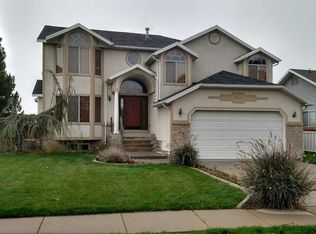 235 Larsen Ln, Layton, UT 84041