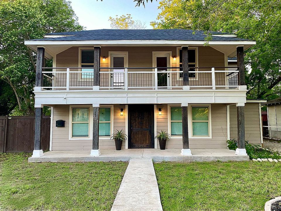 1st image of 207 Compton Ave