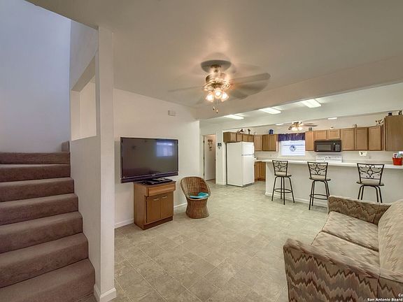4th image of 1108 Pebble Beach Dr NW