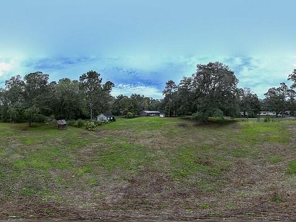 2nd image of 210 Poplar Cir