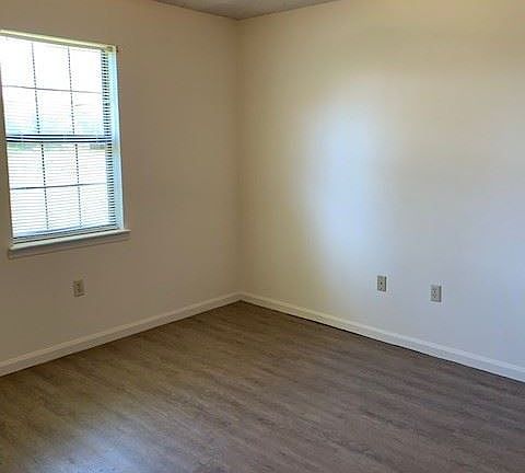 4th image of 1752 Poplar St APT B