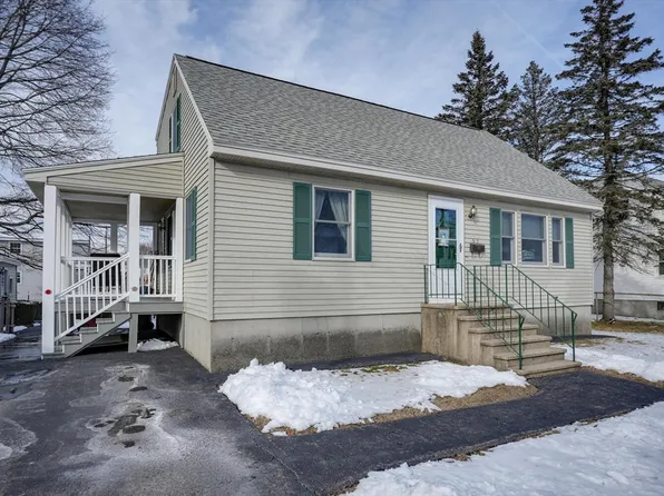 63 Arnold Ave, Lowell, MA 01852