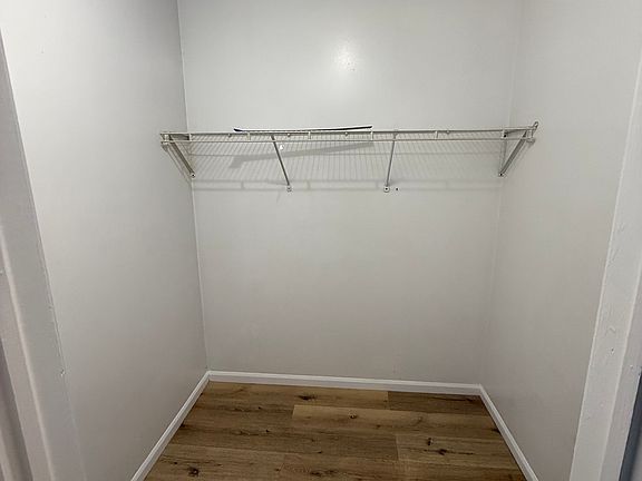 5th image of 5008 Lindenwood Dr W