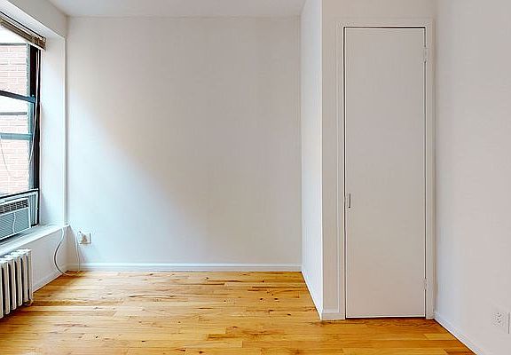 5th image of 434 E 72nd St APT 3G