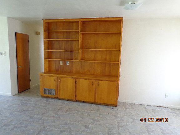 5th image of 619 College Pl
