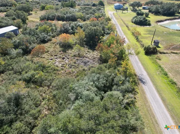 231 Wittnebert Rd, Seadrift, TX 77983