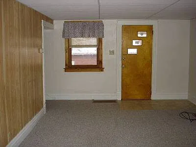 2 bed, 1.0 bath, $550 — Photo 2