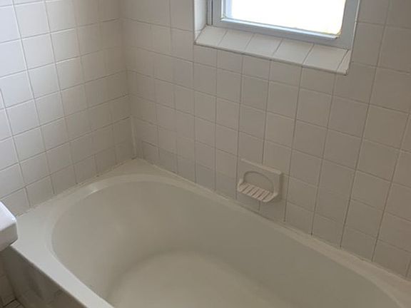 5th image of 402 7th Ave S #63b659b38