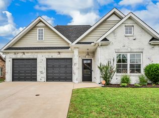 717 Valencia Dr, Clarksville, TN 37043