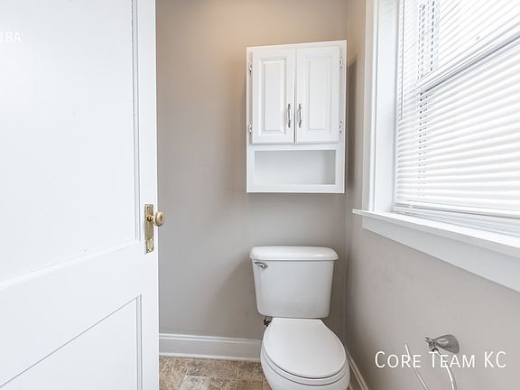 5th image of 3433 Central St APT 206