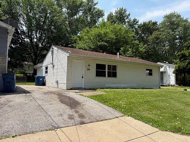 224 Becker Dr — Photo 10
