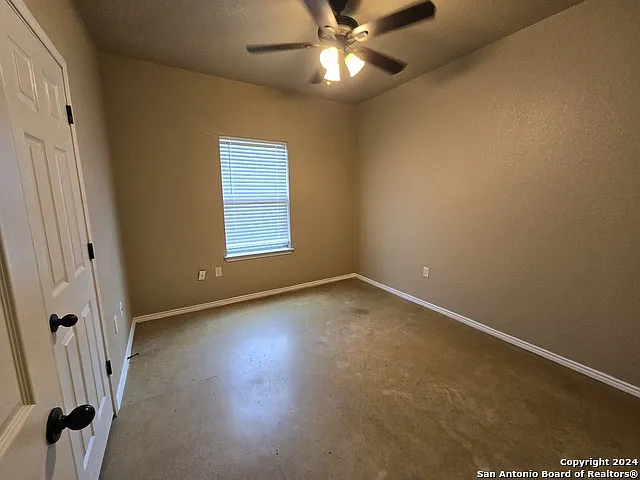 1084 Carolyn Cv — Photo 10