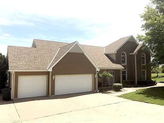 2nd image of 13 SE Delaney Dr